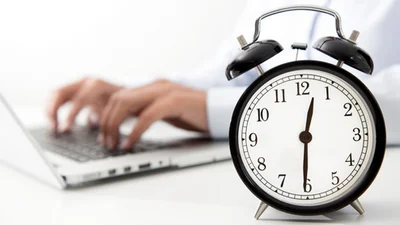 Hvorfor ryger den optjente ferie  under en fritstilling?