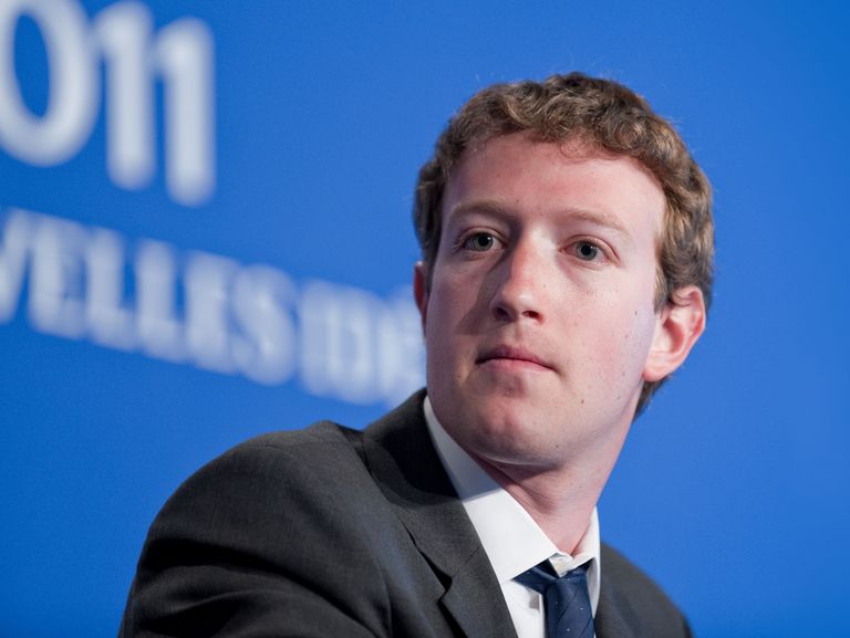 Mark Zuckerberg undskylder