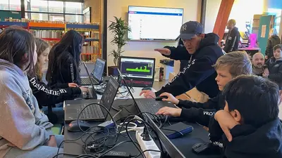Coding pirates samler op, hvor skolen svigter