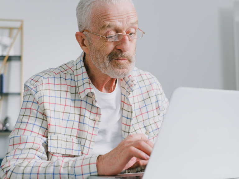 Regelmæssig internetbrug kan nedbringe risiko for demens
