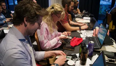 Mikrocontrollers og hackere